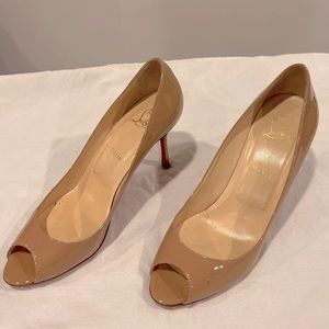 Christian Louboutin 85 mm nude patent leather peep toe heels